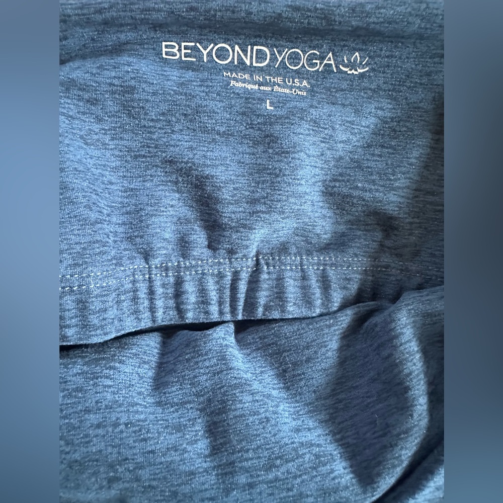 Beyond Yoga Deep Blue V-Neck Sports Bra - Picture 3 of 3